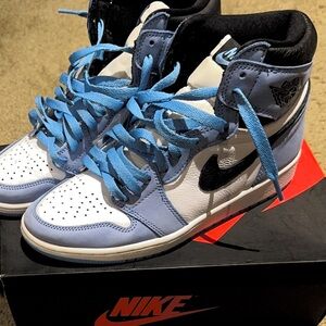 Air Jordan 1 retro high og university blue great condition slightly worn